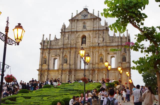 大三巴的资料一肖,时尚法则实现_SID34.338共享版