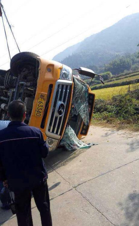 最新校车事故视频及观看学习指南