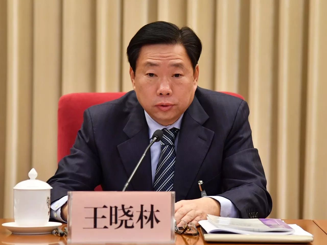 国家能源局人事更新,探寻内心宁静之地的自然美景旅行对话