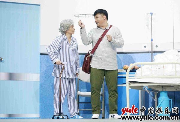 贾冰最新小品笑声传奇，自然美景的心灵之旅，引发全场爆笑狂欢。