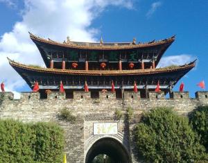 大理古城新貌,智慧变迁,自信成就的力量