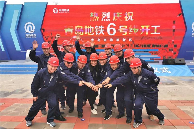 2024香港大众网资料,时尚法则实现_时空版38.332