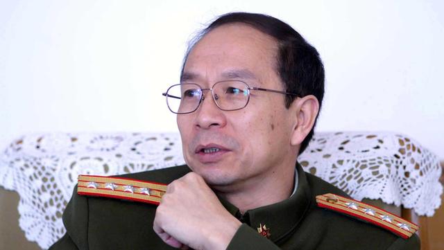 占豪最新军事评论，军迷的日常趣事、深厚友情与军事洞察