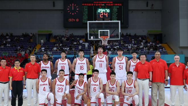 中国篮球最新动态，球场之外的自然之旅，探寻内心平和之道