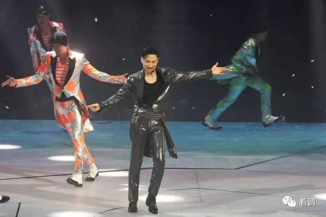 揭秘明星演唱会收入，一场星光盛宴背后的财富故事？