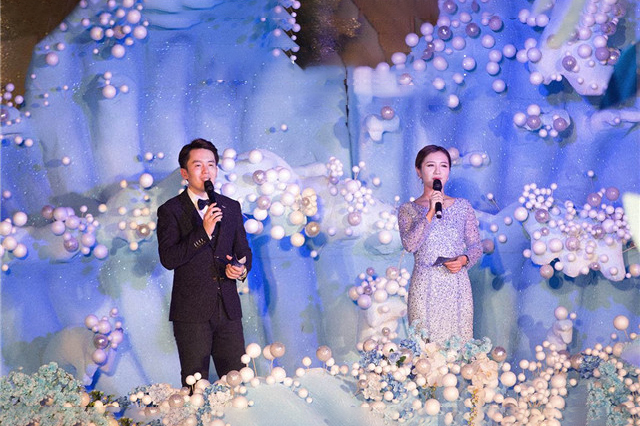 最新婚礼主持开场词，浪漫启程，共筑爱之殿堂