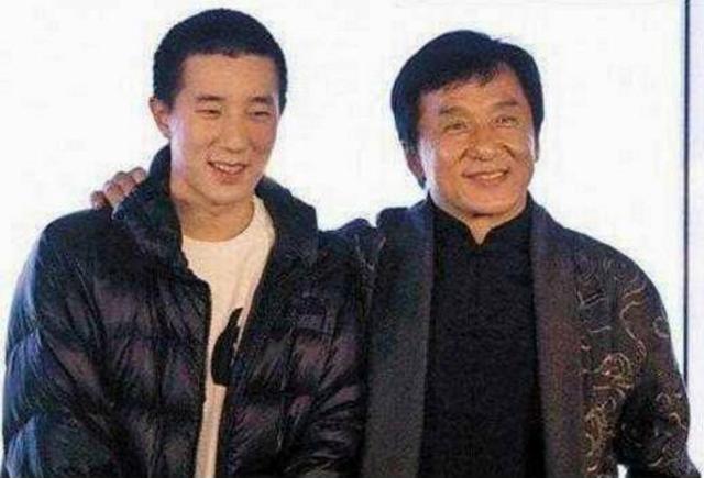 成龙女儿最新动态与关注指南，获取最新消息的步骤解析