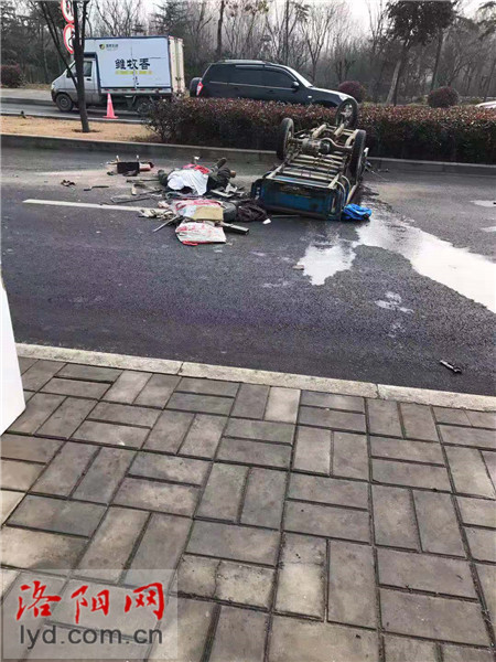 洛阳车祸现场紧急救援，心痛瞬间曝光