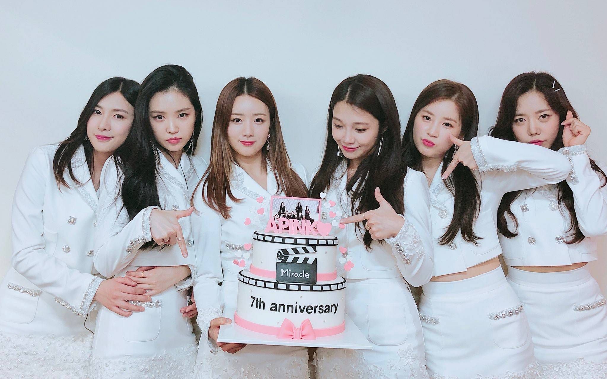 Apink最新动态,变化中的学习之旅,自信与成就感的源泉