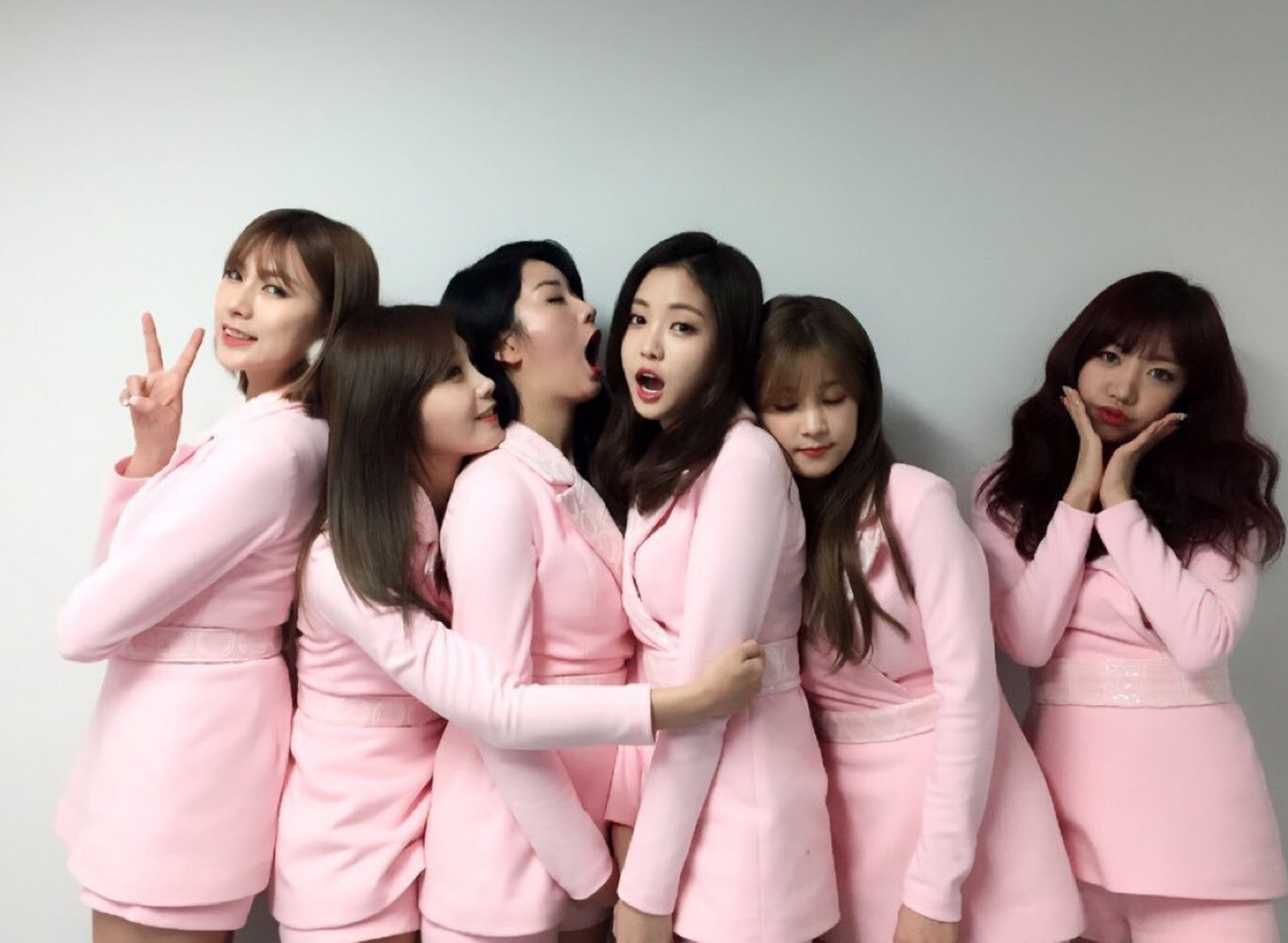 Apink最新动态,变化中的学习之旅,自信与成就感的源泉